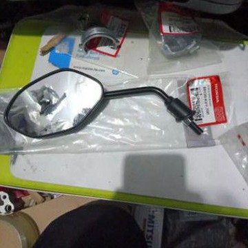 Spion Kiri Honda Beat Karbu Original AHM 88120-KVY-700