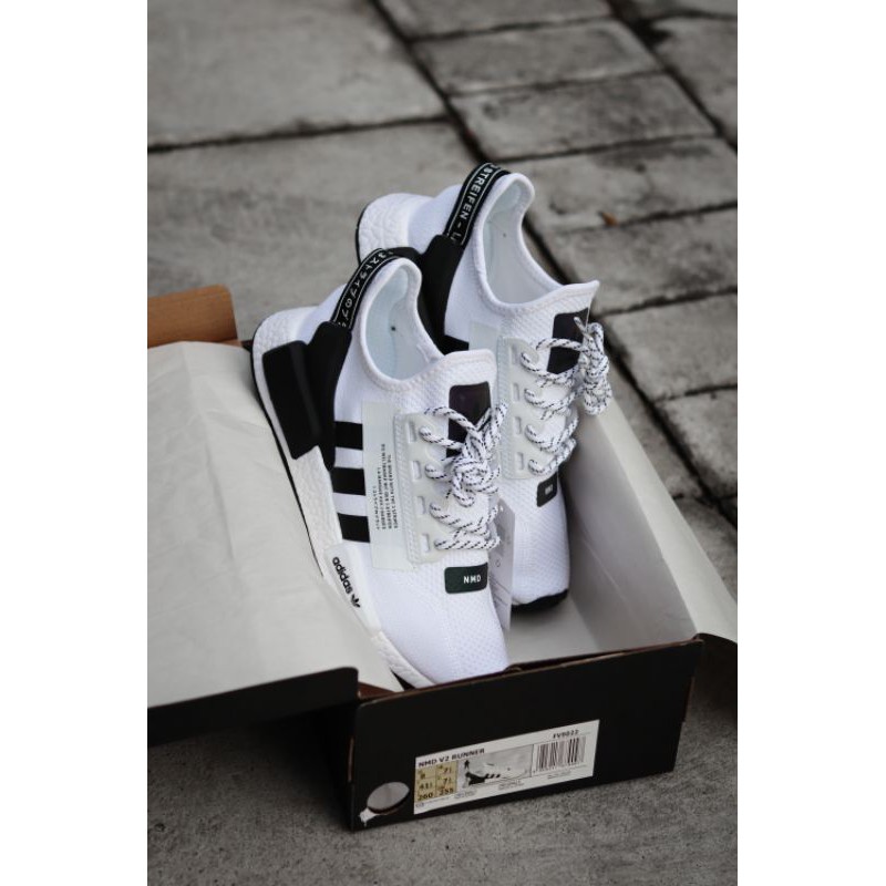 Adidas nmd v2 white black
