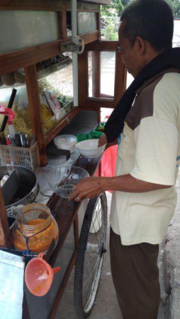 Klem Pipa Air Pvc 0.5 Inch 1 Per 2 Inch