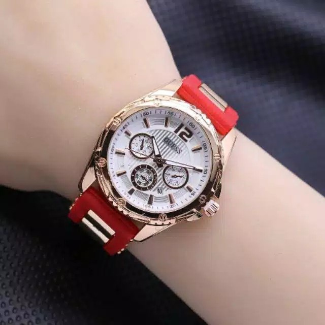GUESS - GROSIRAN JAM TANGAN FASHION WANITA G7-6559 ANALOG TALI RUBBER TANGGAL AKTIF CHRONO VARIASI FREE BOX & BATERAI || GROSIRAN JAM TANGAN WANITA TERLARIS ( BISA UNTUK KADO ) JAMINAN HARGA GROSIR !!! GARANSI 6 BULAN (COD)-Merah Putih