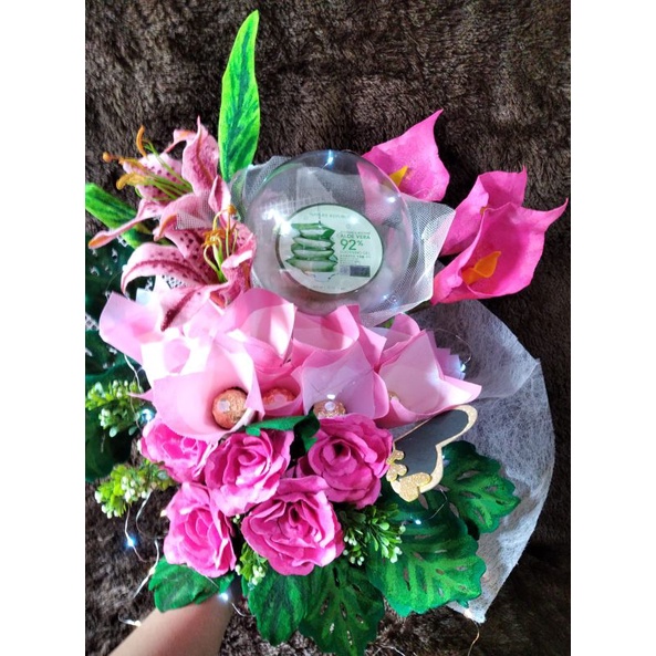 

Buket Parcel Bunga Painting Flanel & Coklat Valentine Premium Ferrero Rocher