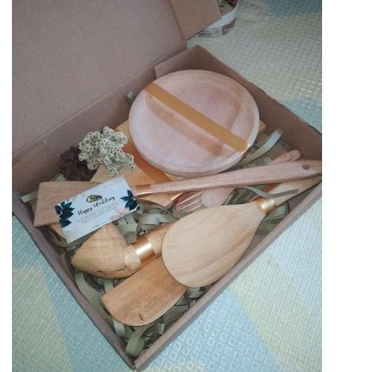 

ヹ Hampers Kado Wedding/ ulang tahun/ Lebaran peralatan masak kayu cooking set READY 2291 ☁