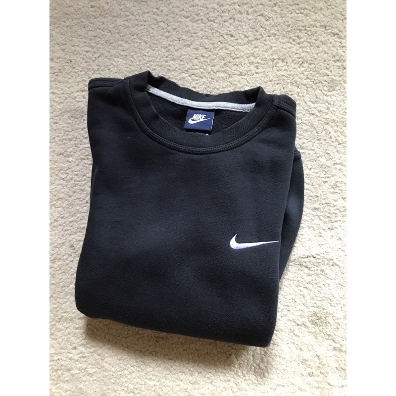 crewneck nike small logo