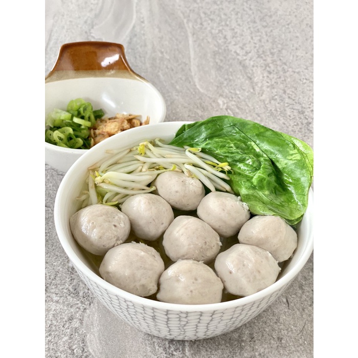 

ORIGINAL MURAH Baso halus MieLenials. Baso sapi frozen isi 10 pcs. Tanpa kuah.