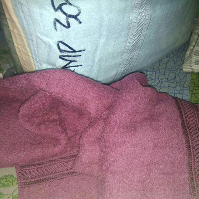 Handuk Merah Putih Polos, Nusantara Dan Chalmer Tanggung Ukuran 50x100  By Terry Palmer