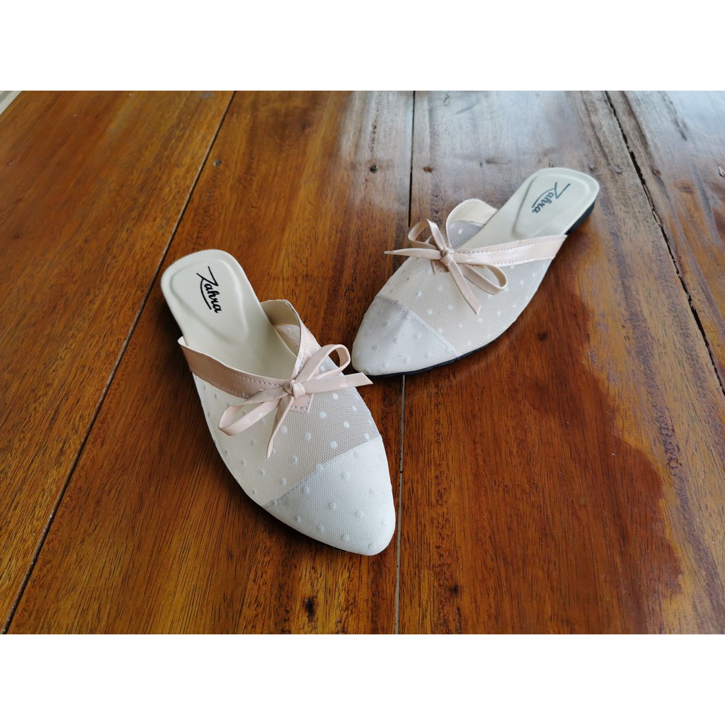 Arlaine- Kayleen Flat Sandal [Cream]