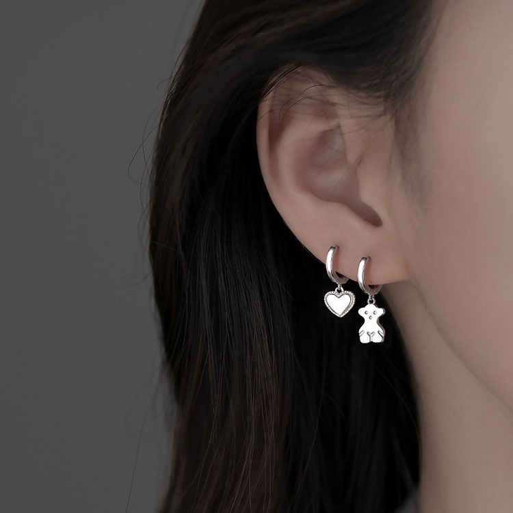 2pcs / Set Anting Bentuk Hati Hollow Bahan Metal Warna Silver Untuk Wanita