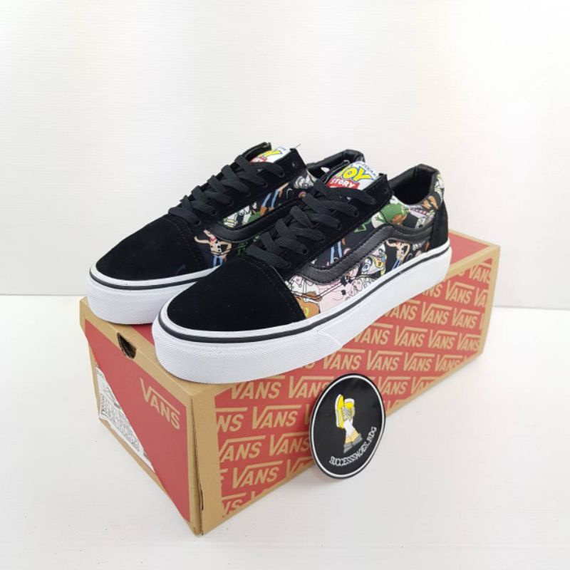 Sepatu Vans Oldskool X Toy Story Black White Collection Disney BNIB 36-44