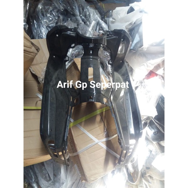 Lexil Tengah Tutup Rangka Jupiter MX Old Hitam