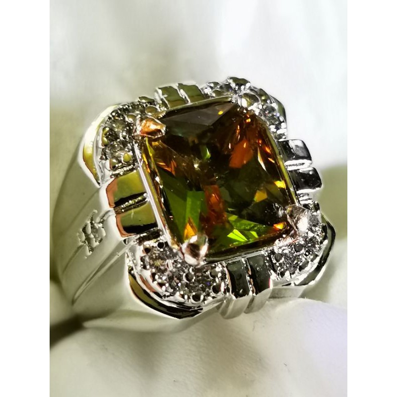 Batu permata zultanite change color