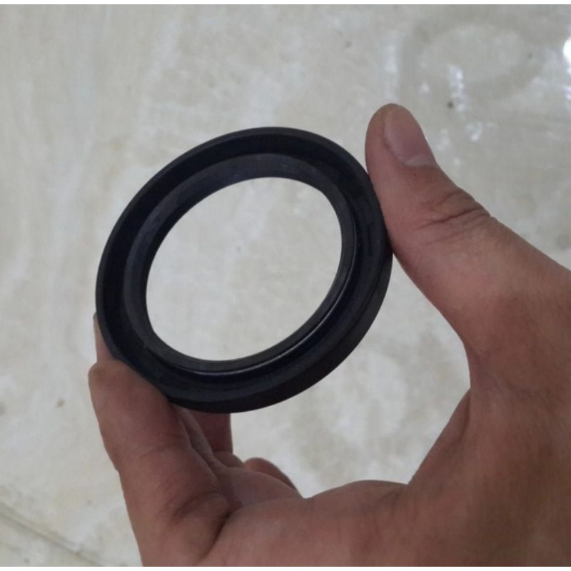 Oil Seal Crankshaft Front / oli seal depan isuzu Panther / ElF NHR 55