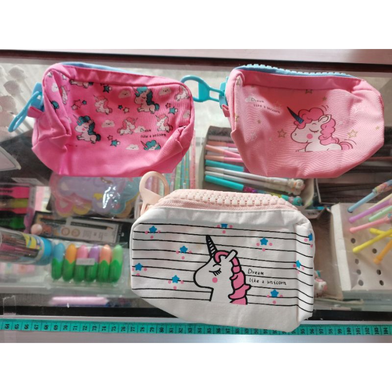 

Tempat Pensil Unicorn
