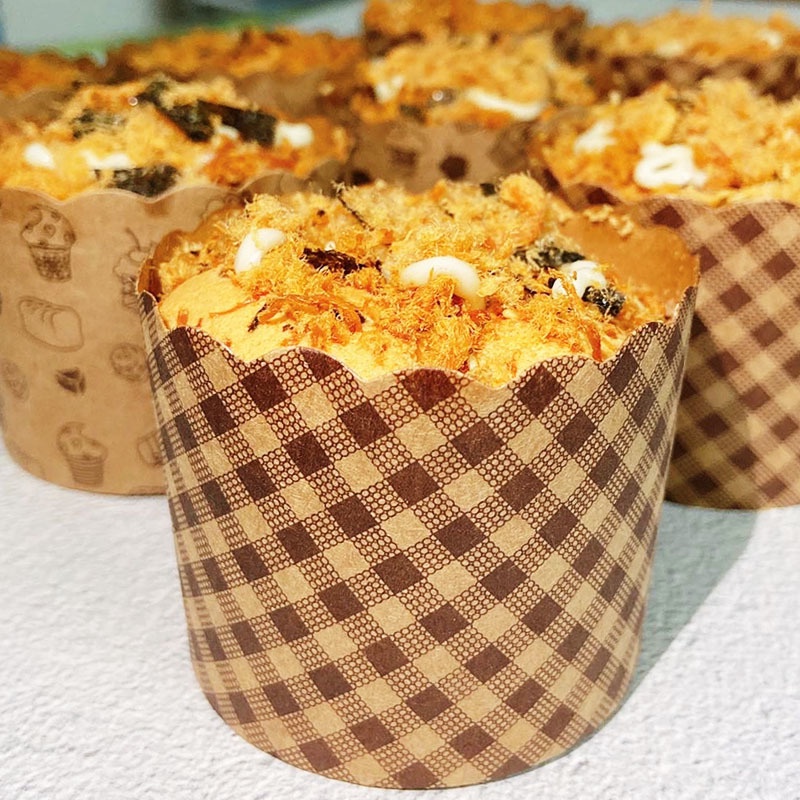 50 / 100Pcs Kertas Pembungkus Kue Muffin Tahan Minyak Anti Lengket Untuk Pesta Ulang Tahun Pernikahan