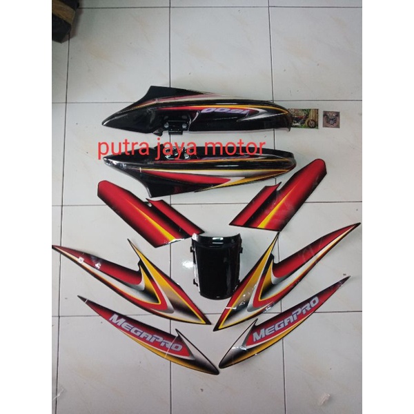 bodi belakang Megapro 2005