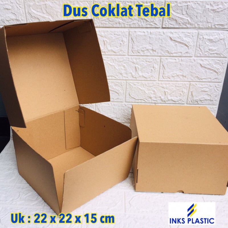 

DUS KOTAK HAMPERS BOX KARTON TEBAL 22x22x15 CM ( 20 PCS )
