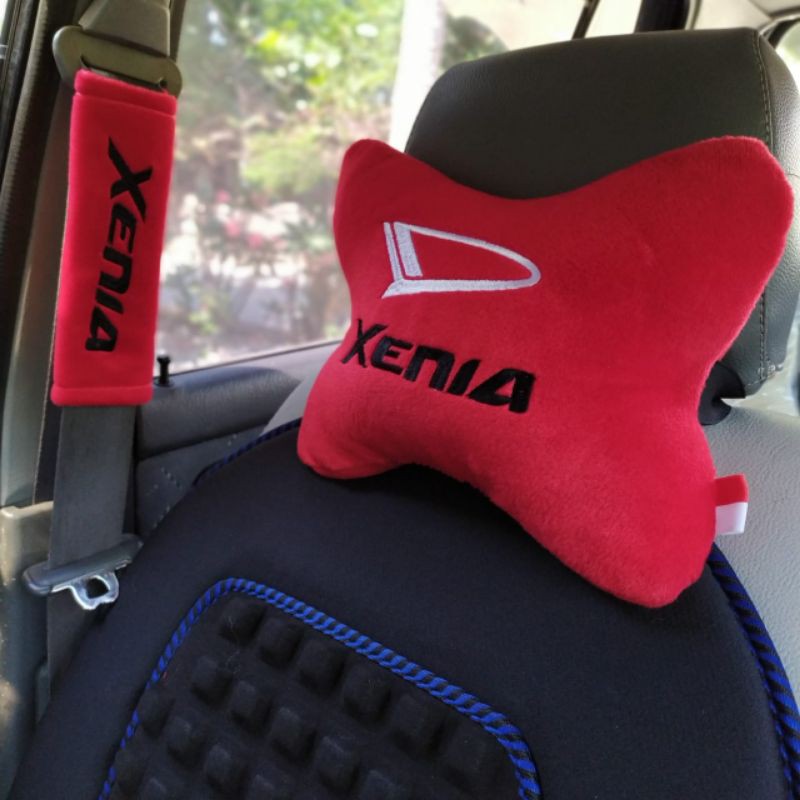 bantal mobil xenia merah