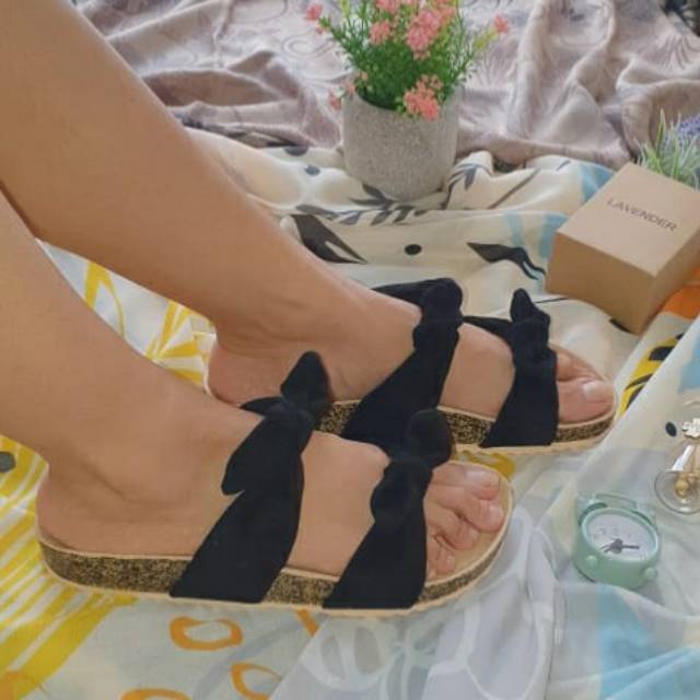 Sandal Tali Pita Suede
