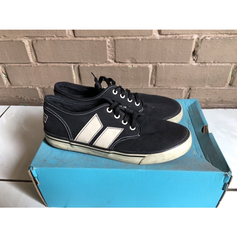 Macbeth Langley Black Cement Original size 41 Murah