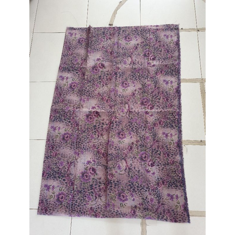 kain ungu motif bunga
