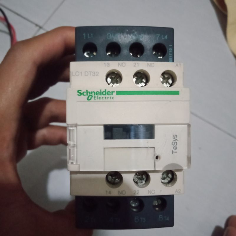 kontaktor Schneider 4pole lc1dt32 4p