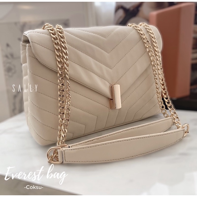 Preloved sally everest bag