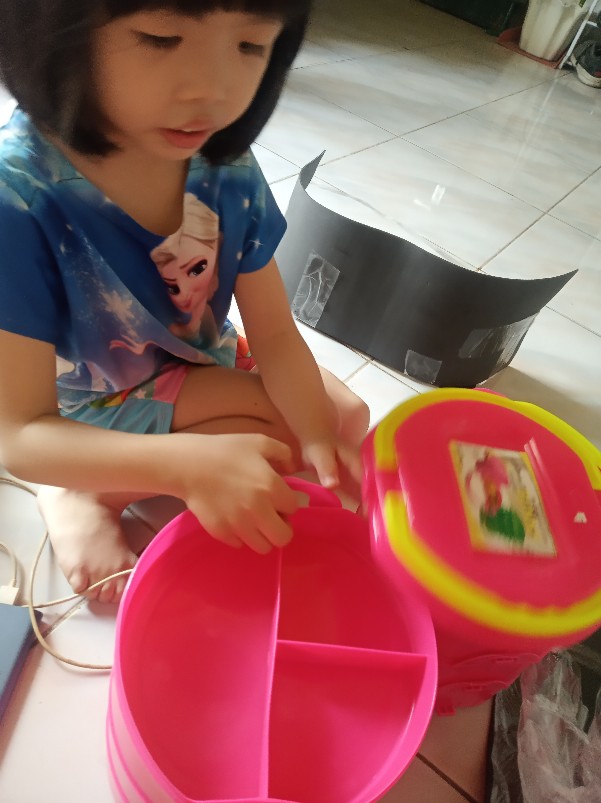 Rantang Susun Plastik Bunny Susun 2, 3, Dan 4 Rantang Makanan