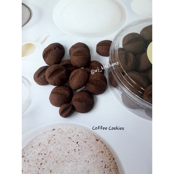 

COFFEE COOKIES/KUE KERING KOPI/EKONOMIS/KUE KERING LEBARAN/NATAL/IMLEK/500GRAM