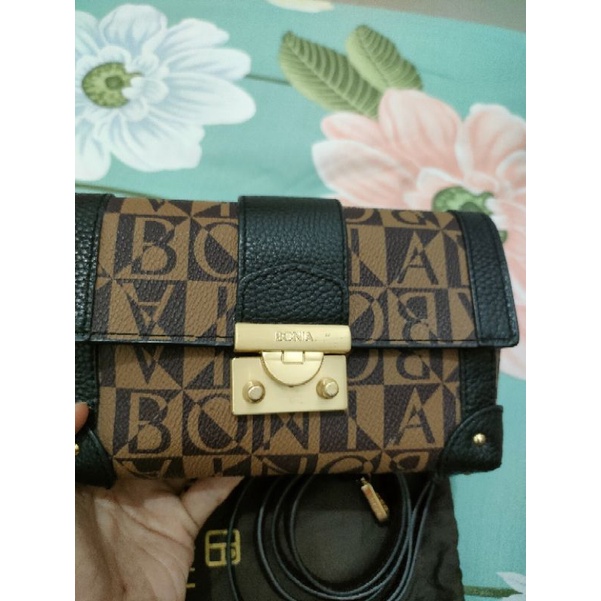 Preloved bonia sling bs jadi wb cakep