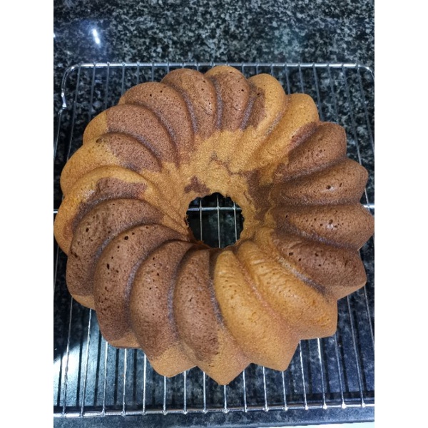 

Marble Butter Cake diameter 24cm PREMIUM TANPA PENGAWET, PENGEMBANG ATAUPUN OBAT2AN