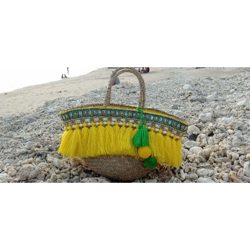Tas Pantai Mendong rumbai kuning & hitam Khas Bali/Tas Anyaman Rotan khas bali murah