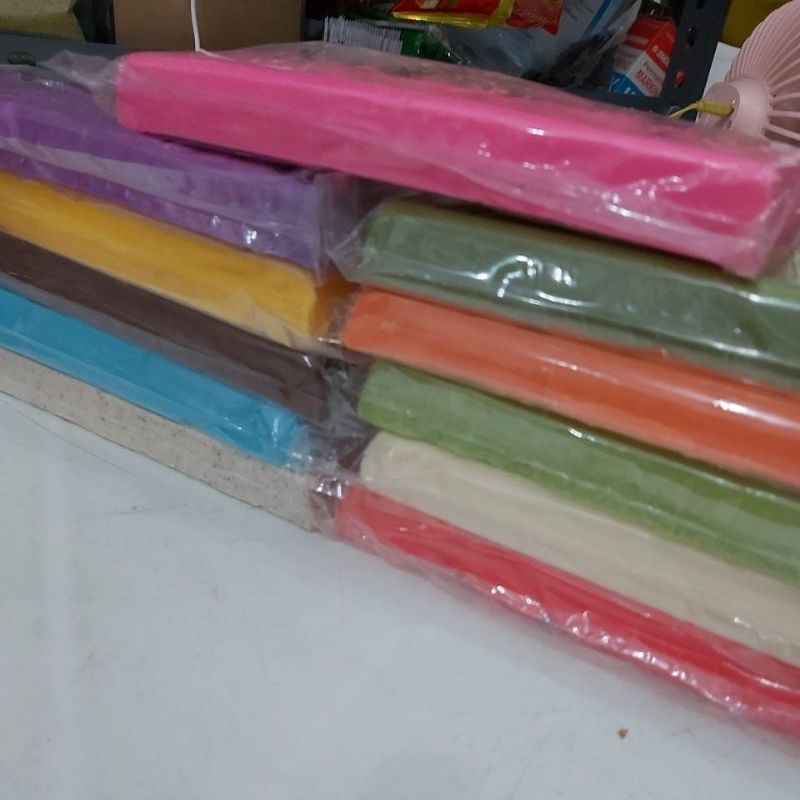 

Cokelat potong warna Elmer