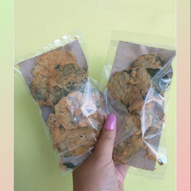 

Kripik Bayam CrispBay