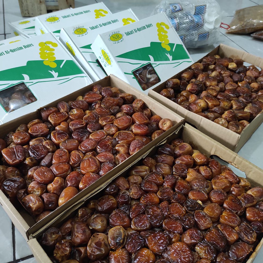 

Kurma Raja Sukari Kurma Basah Sukkari Al Qossim 500gr Premium Asli 100% Original