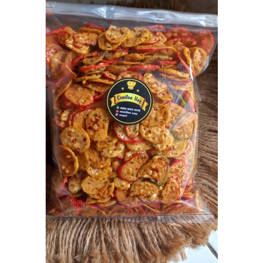 

Kiloan kerupuk seblak daun jeruk pedas kencur