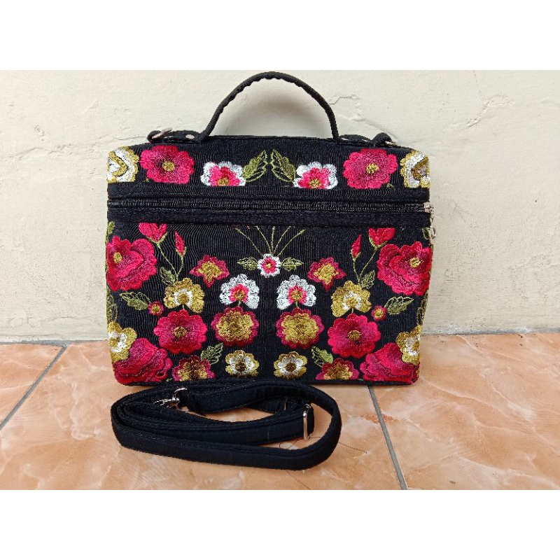 tas slempang bunga bordir