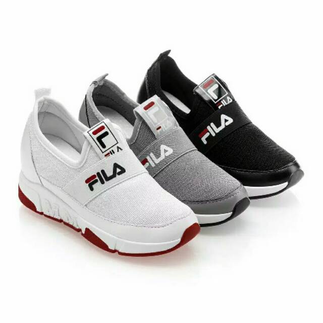 Sepatu slip on fila wanita