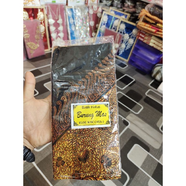 Deta batik atau tanjak batik.