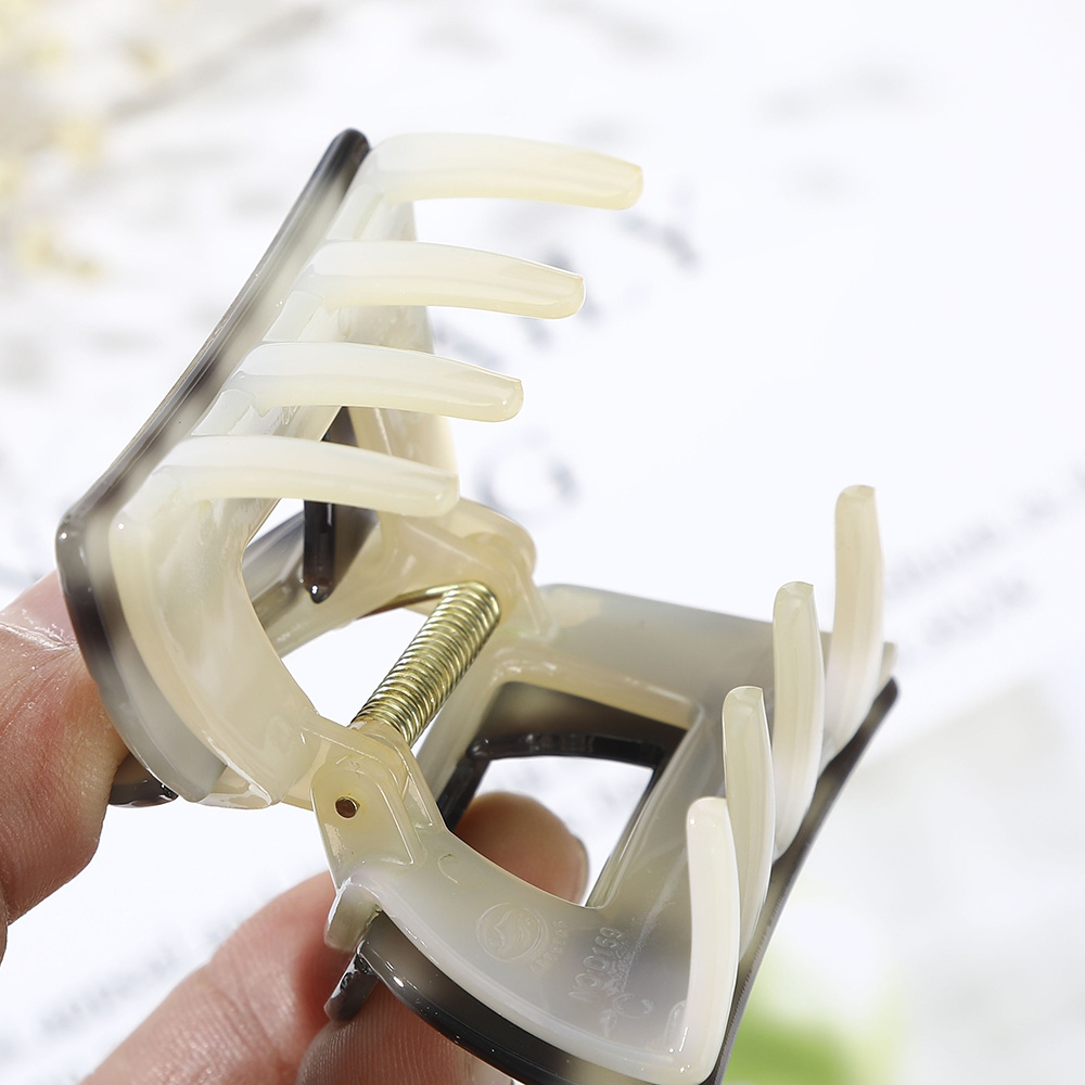 Korean 6cm Hair Clip Fashion Simple Claw Clips Women Wild Hair Clamp Girls Hair Accessories