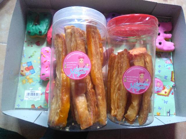 Minimal 10pc Mini puff pastry croissant mini keju coklat stick coco cemilan snack kue lebaran snack kue kering