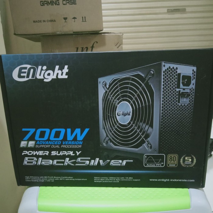 Enlight 700W BlackSilver 80+Bronze