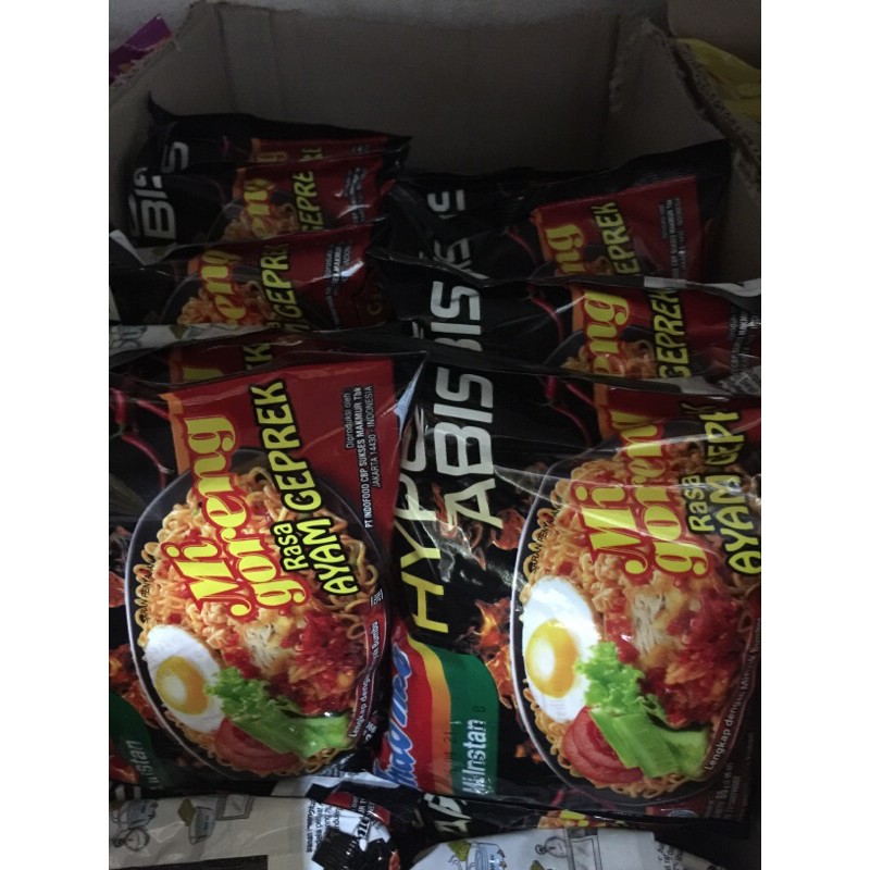 

indomie goreng Ayam geprek