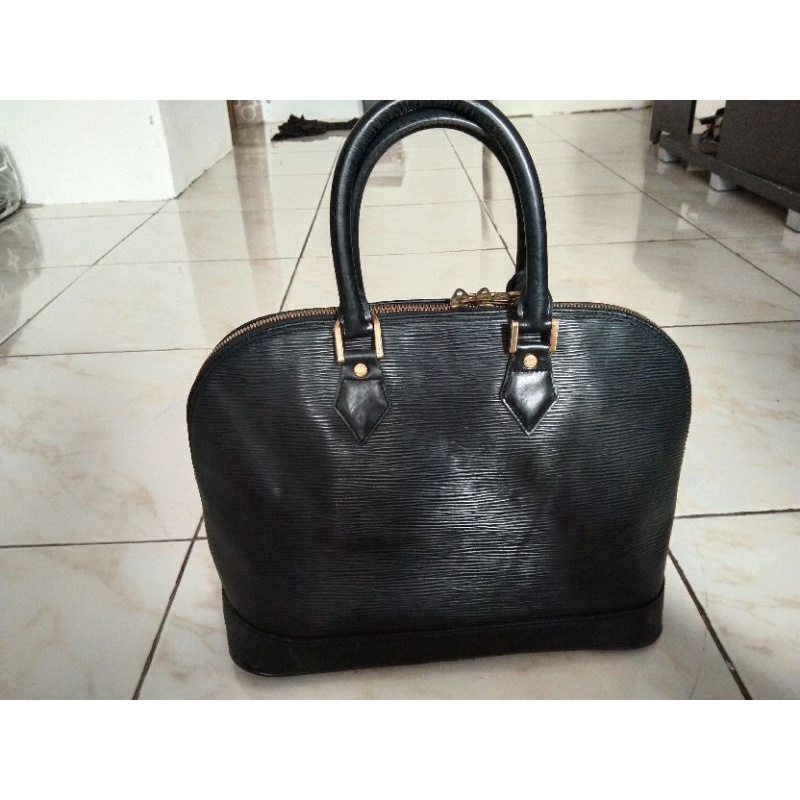 Tas LV Alma Epi leather preloved
