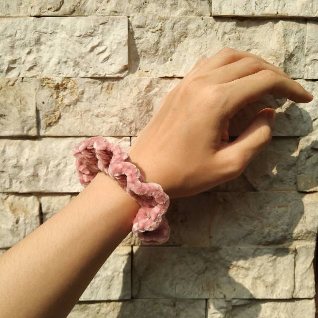 'NADA' - Scrunchies Rajut / Ikat Rambut Rajut