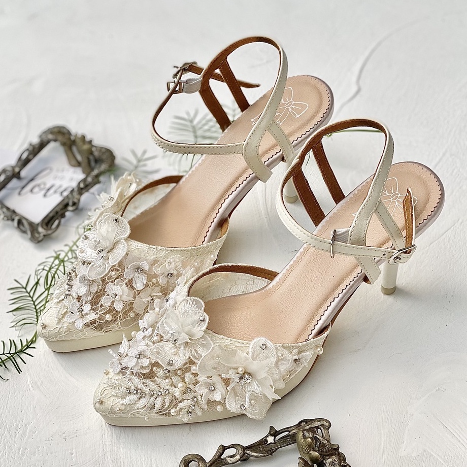 Ivory White Sandal Sepatu Pesta / Wedding Wanita Tali Sepatu Stiletto Heels 9cm AVEDA