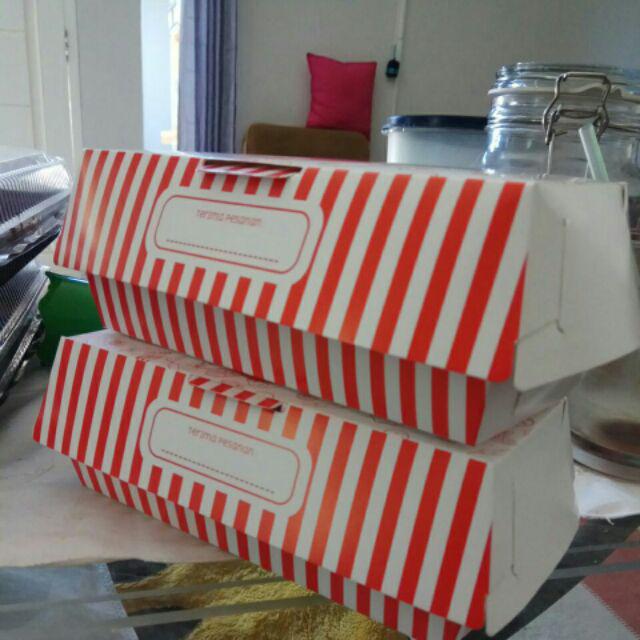 Dus Hotdog Uk 17x6,5 X Tinggi 7 Cm Foodgrade Isi 100pcs/pack