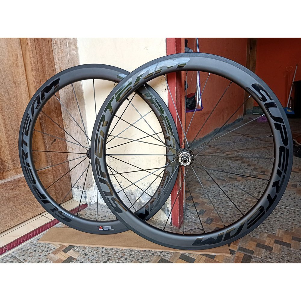 carbon rim road bike