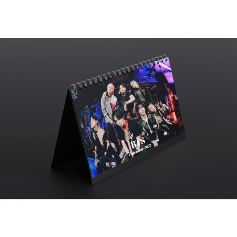 

CALENDAR MEJA 2022 BTS