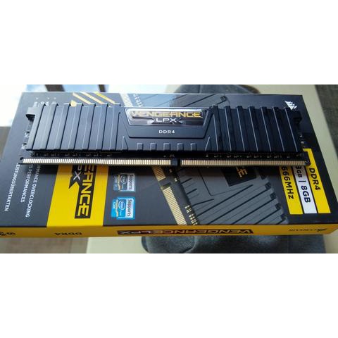 RAM 8GB DDR4 CORSAIR VENGEANCE LPX