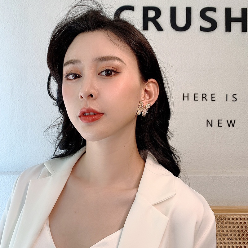 Kupu-kupu kristal kancing Korea Elegan liar anting-anting wanita tinggi rasa tren unik 925 perak pin