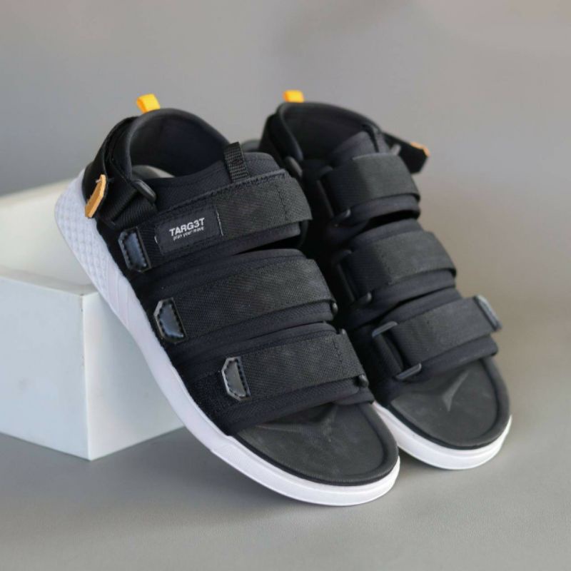 Sandal Pria Kekinian Sendal Casual Outdoor Traveling Sepatu Sandal Santai Keren Original Terbaru